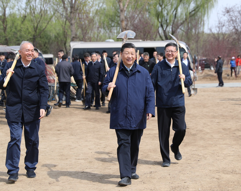 4月8日，党和国家领导人习近平、栗战书、汪洋、王沪宁、赵乐际、韩正、王岐山等来到北京市通州区永顺镇参加首都义务植树活动。