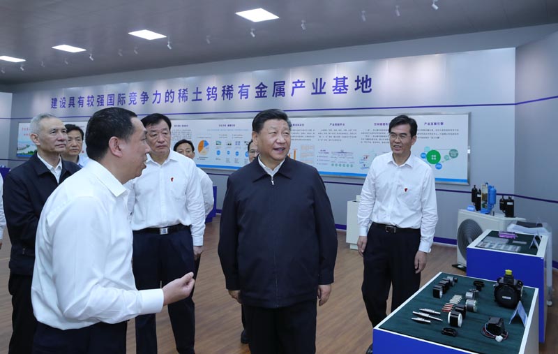5月20日至22日，中共中央总书记、国家主席、中央军委主席习近平在江西考察，主持召开推动中部地区崛起工作座谈会并发表重要讲话。这是习近平在江西金力永磁科技股份有限公司考察，了解赣州稀土产业发展情况。